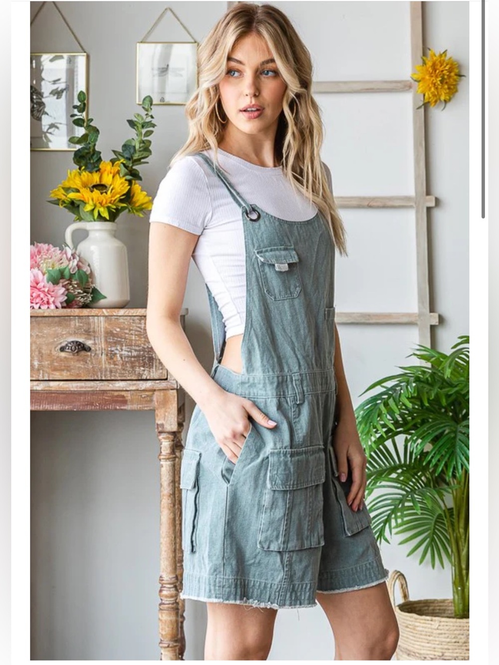 New: Oli & Hali Boho Mineral Washed Cargo Pocket Shorts Romper• Large - Picture 5 of 8